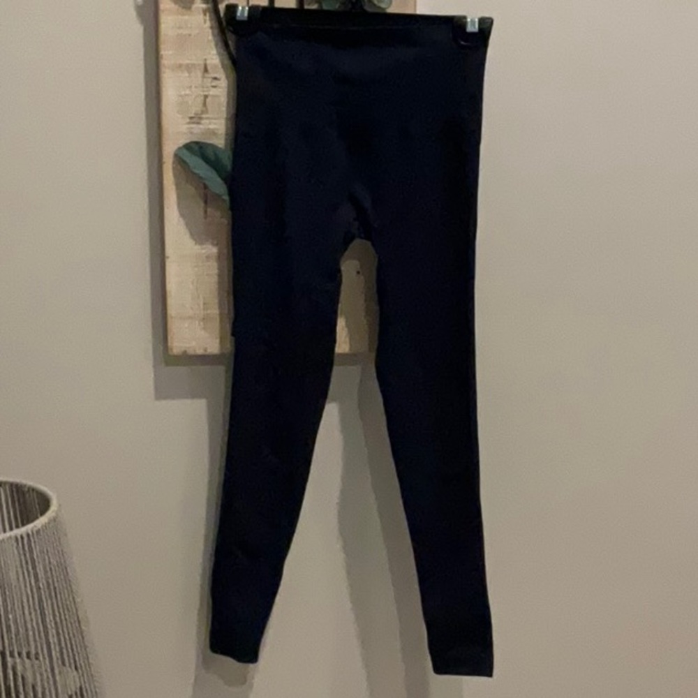 Spanx Seamless Women’s Leggings Navy Blue size Small pre owned USED